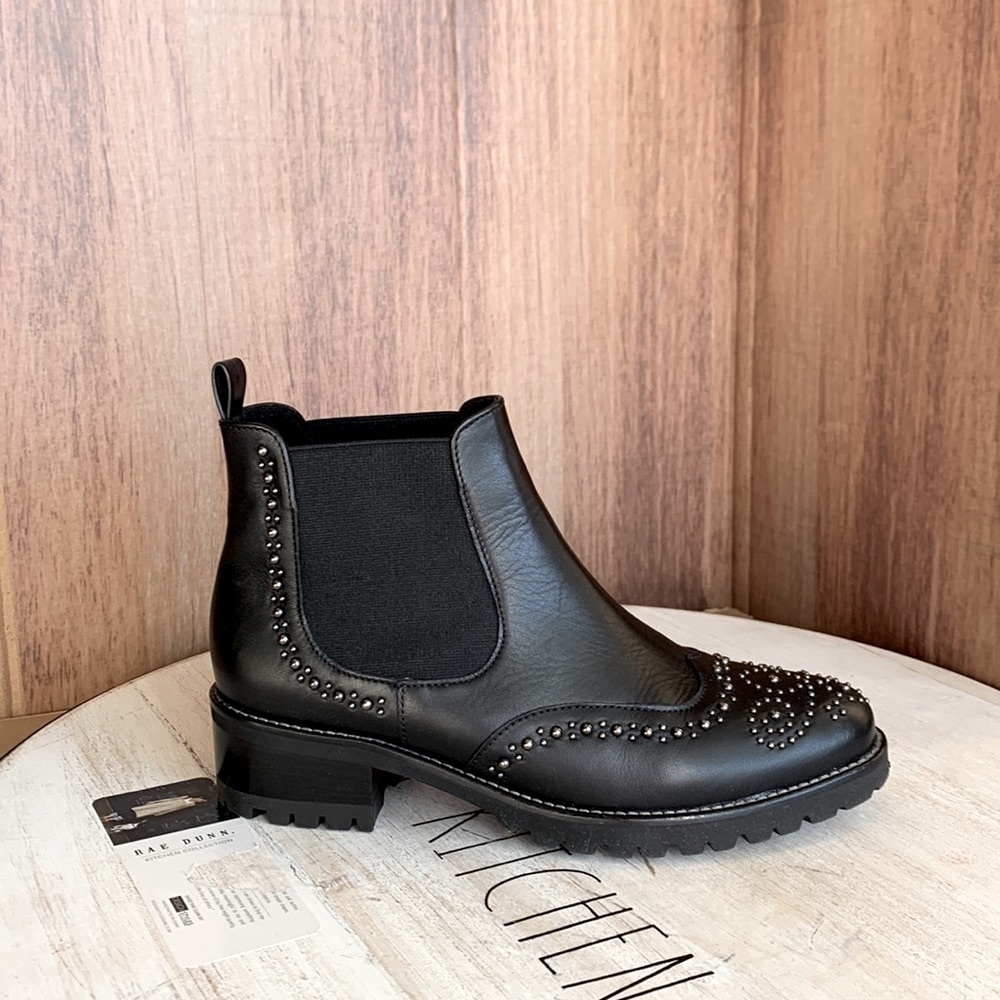 New In Box Peter Kaiser Bellara boots, leather,black made in German size US 6.5